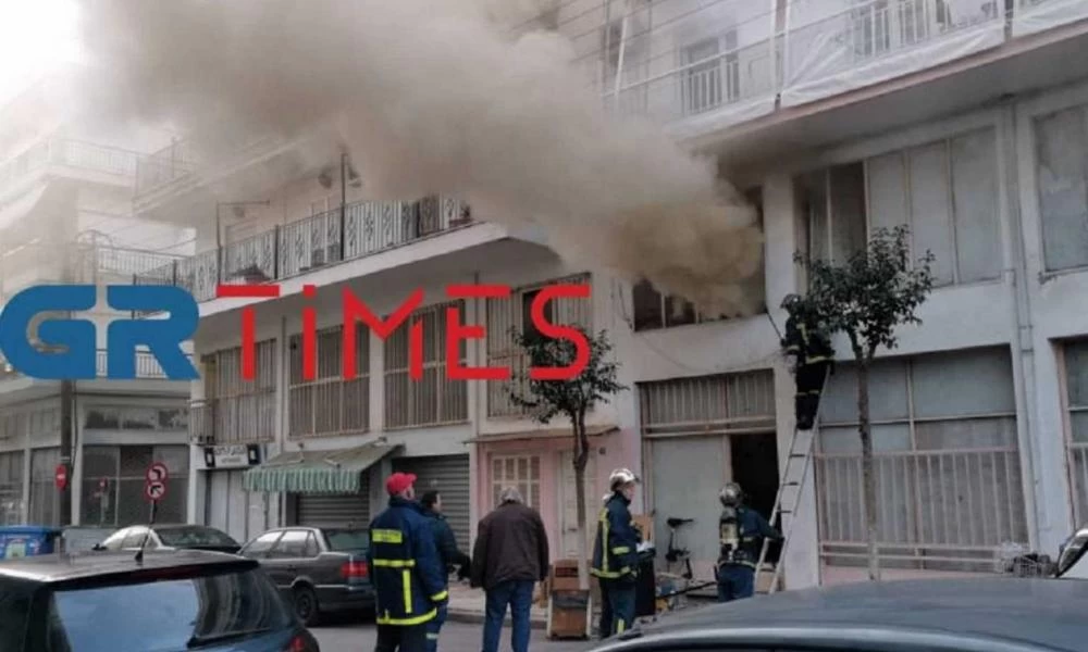 Θεσσαλονίκη: Φωτιά σε αποθήκη ρούχων στην περιοχή των Αμπελοκήπων (βιντεο-φωτο)